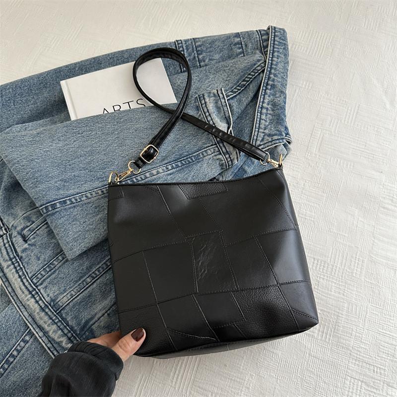 Fashionable Big Capacity Summer 2024 Street Style Casual Pu Bucket Bag чёрный