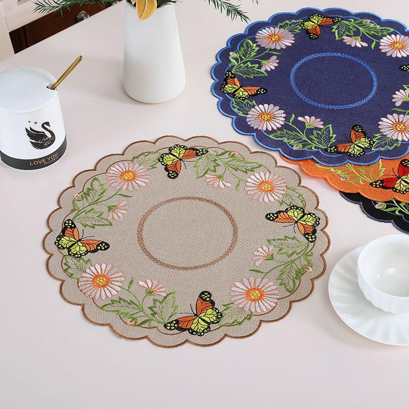 

Вышитая ткань Бабочка Тарелка Обеденная Подставка Ретро Дом Выдалбливают 30cm * 30cm темные хаки