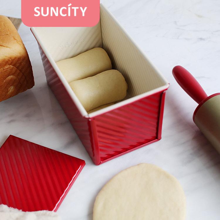 Yangchen Red Loaf Pan, 450g Rectangular Corrugated Bread Mold for Oven