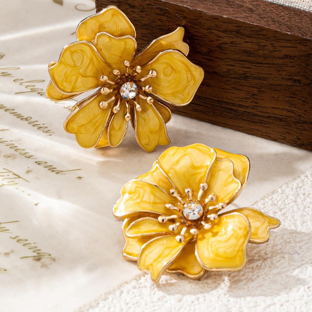 New Self-developed Enamel Flower Earrings, Simple and Exquisite Temperament, Small Stud Earrings, Xianfanqing
