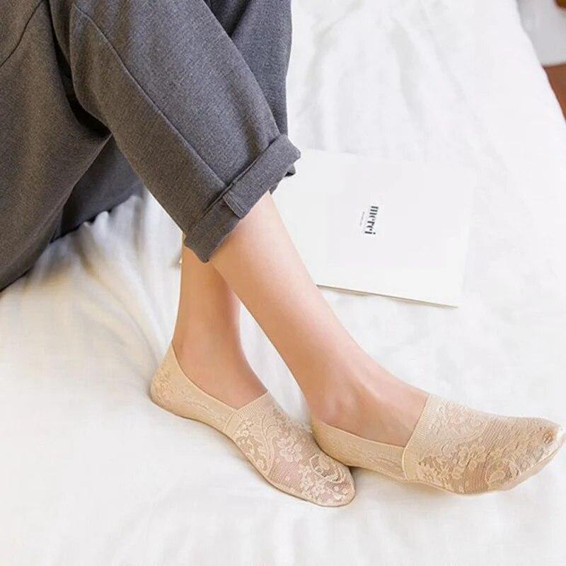 

1 пара женских и девочек, осенне-летние мягкие дышащие милые короткие удобные носки с кружевом и цветами One Size