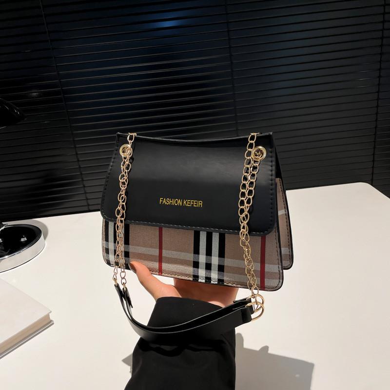 Stylish And Trendy Women s Small Square Bag With Chain Strap In Various Colors For Fall чёрный