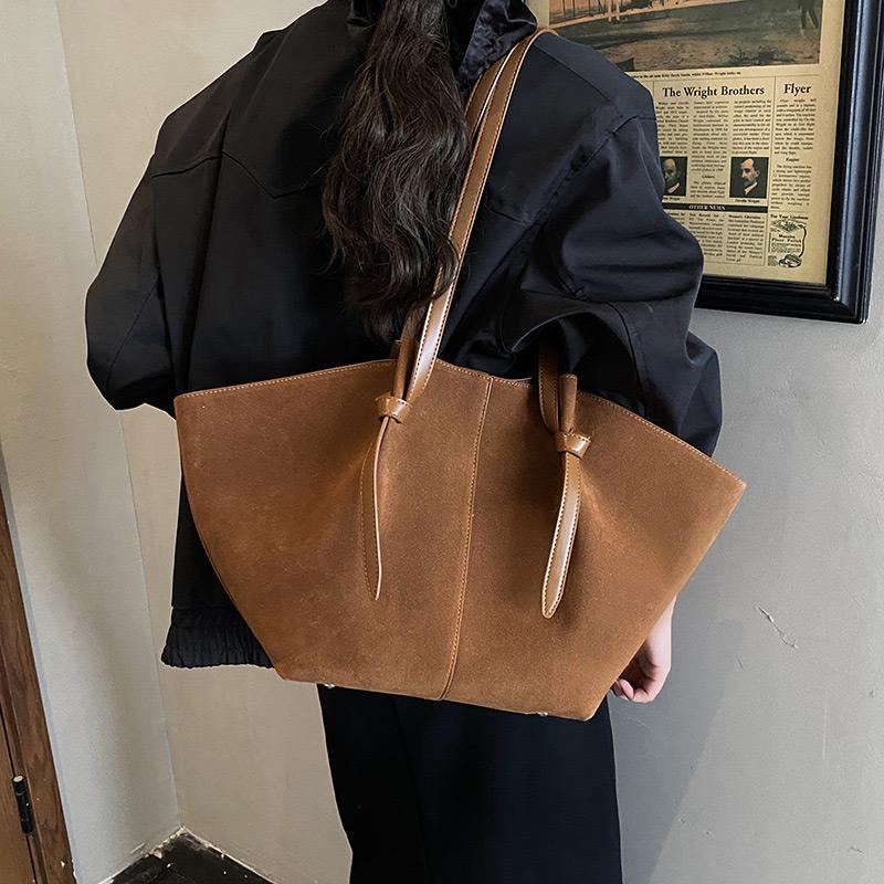 Leichte Luxusmarke Designer Flügeltasche Neue Mattierte Wildleder-Tragetasche Einfarbige Vielseitige Große Kapazität Damen Aufbewahrung Unterarmtaschen
