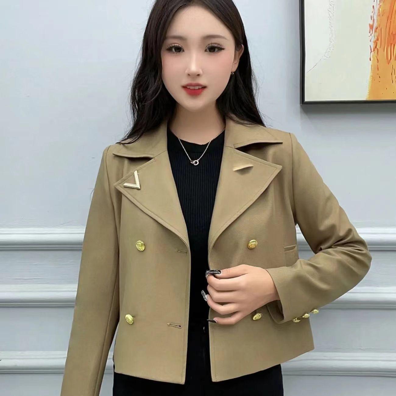 

Обновите свой стиль с помощью этого осеннего пиджака с ароматом XXXL хаки