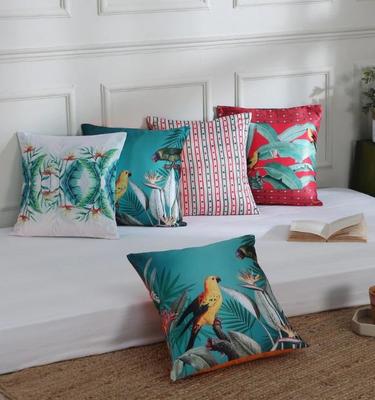 KOKO MAISON INC. Kissenbezug mit sprechenden Papageien, fleckenabweisend (Packung mit 5) | Klappenverschluss | Digitaldruck