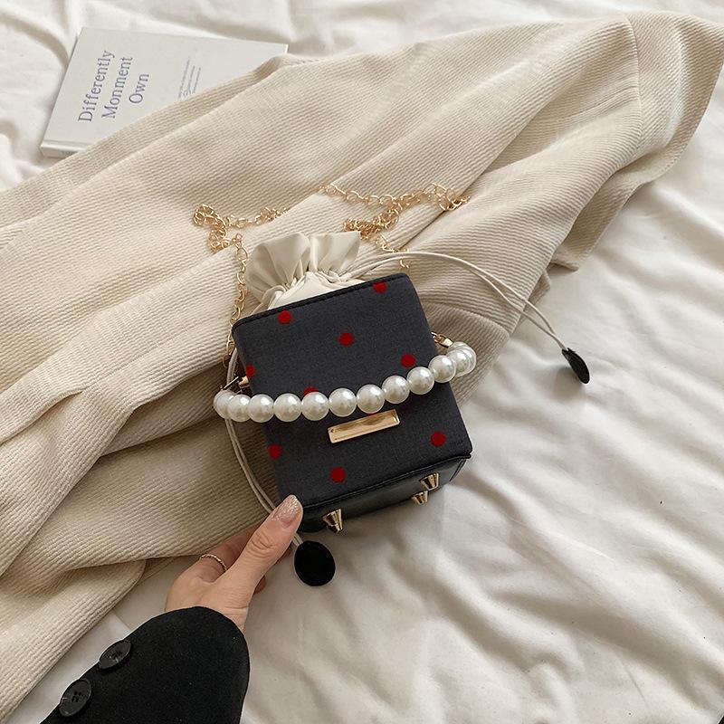 Hand carry pearl pump with bucket bag 2025 autumn new simple fashion high value chain shoulder messenger bag
