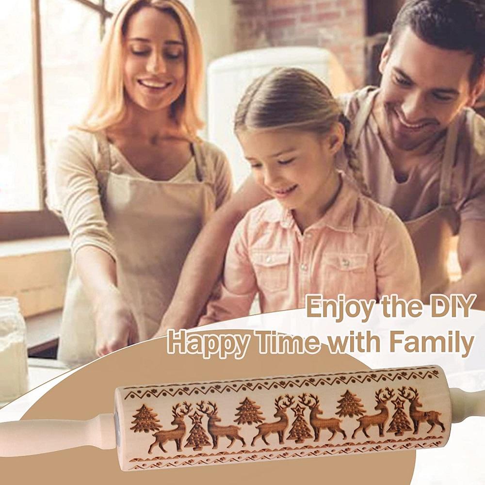 Engraved Embossing Wooden Rolling Pin with Christmas Elk Pattern for Baking Cookies Kitchen DIY Tool for Kids Adults