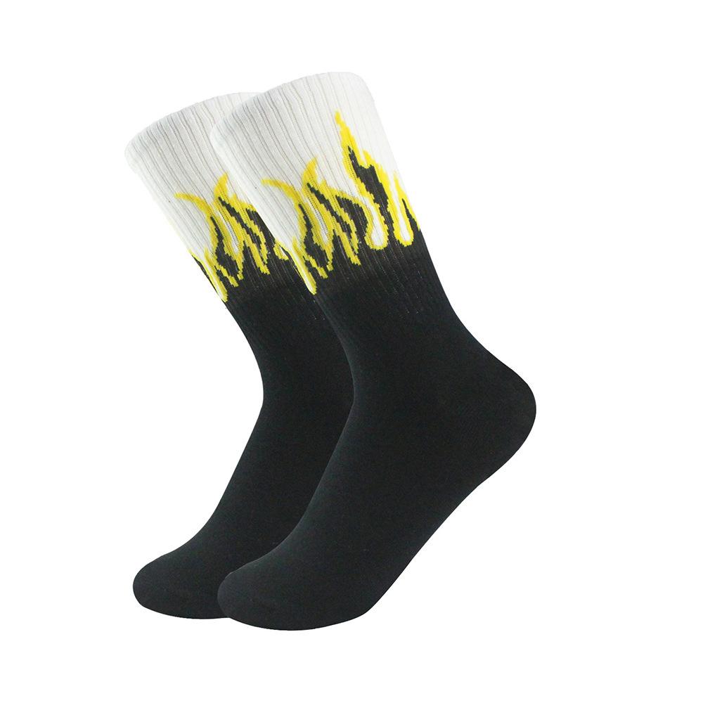 Chaussettes mi-mollet pour hommes et femmes, chaussettes montantes flamme tendance et polyvalentes, chaussettes de sport hip-hop
