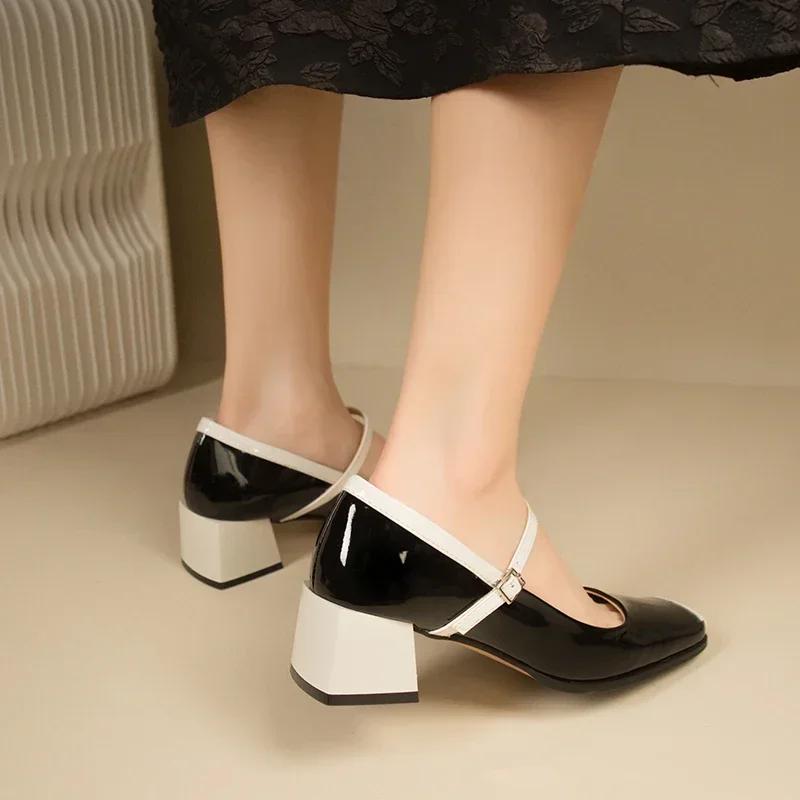 Modă 2025 Pantofi cu vârf pătrat pentru femei Tocuri groase Pantofi Mary Jane decoltați Încălțăminte din piele lăcuită Tocuri elegante franțuzești Pantofi din piele Pantofi cu toc