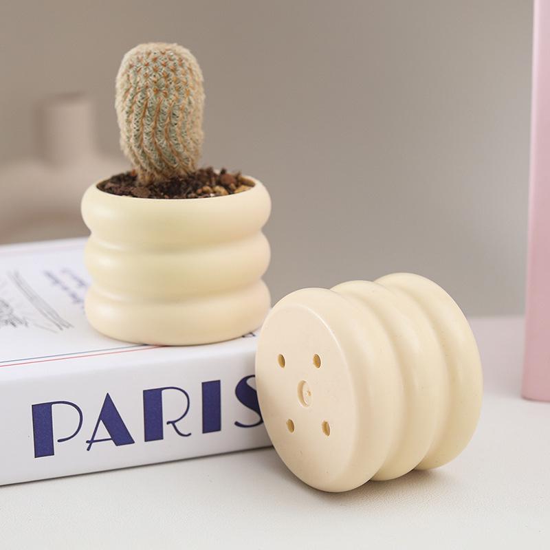 Handmade Creative Mini Plastic Flower Pot Ornament for Succulents