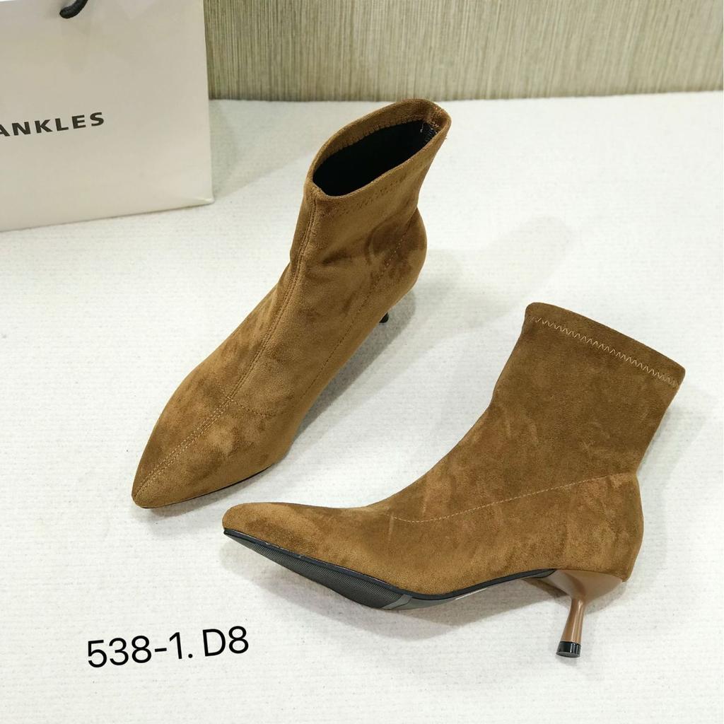 S538-1 French 2025 autumn and winter new temperament thin boots small ankle boots pointed fashion boots Martin boots women