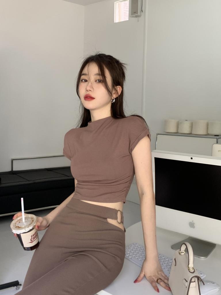 Spice Girl semi-turtleneck short-sleeved T-shirt women's summer design sense slim-fit sexy slim-fit top bottoming shirt