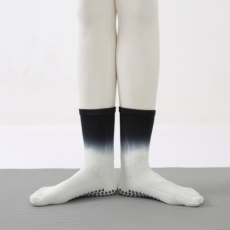 Pilates Anti-slip Yoga Socks, Gradient Color Women's All-cotton Five-finger Socks, Indoor Fitness Sports Mid-calf Socks