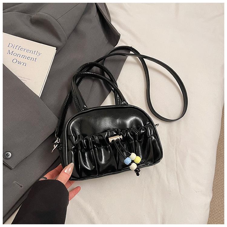 Niche Pleated Portable Bowling Bag Women's New Trendy Spring Fashion Pillow Bag Messenger Bag Trendy