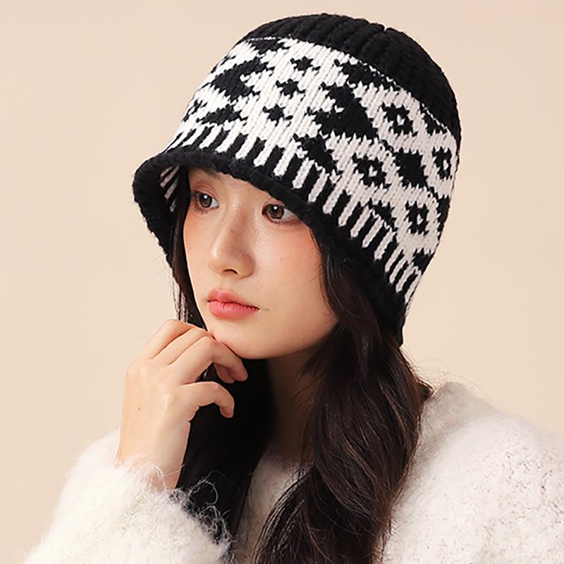 2025 new rhombus pattern wool hat female couple casual versatile warm ear protection cold hat knitted hat