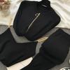 IHUASU Conjunto de tres piezas de chaqueta de punto y pantalón elástico de pierna corta para mujer