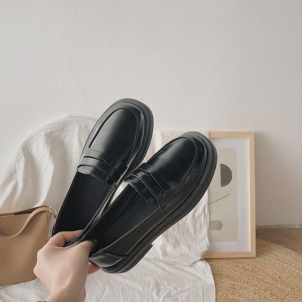 

Туфли-лодочки Xiaoxiangfeng женские туфли 2025 новая весна-осень лоферы платформа каблук толстый каблук британский стиль маленькие кожаные туфли 35 чёрный