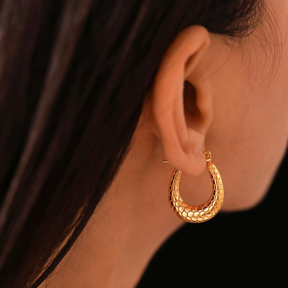 Qiong Yao Gold-Plated Stainless Steel U-Shaped Horseshoe Earrings