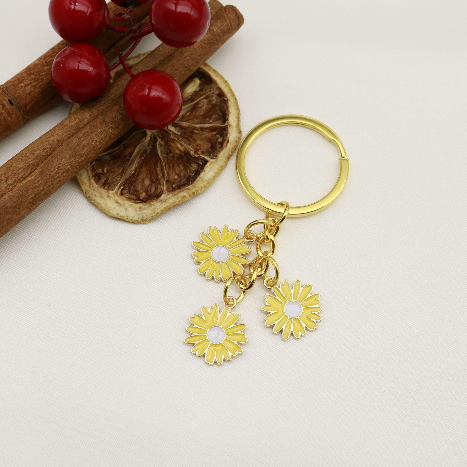 Popular Simple Flower Keychain Pendants