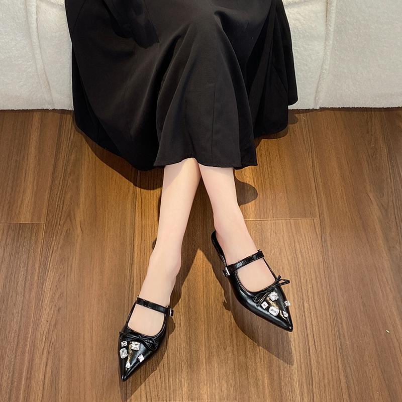 Módní dámské pantofle se špičatou špičkou Letní šaty Módní křišťálové boty Klínky Ležérní lodičky Střední podpatky Dámské sandály 2025 Mujer Chaussures