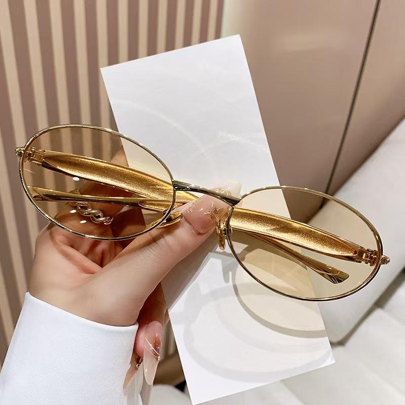 Fashion Retro Oval Sunglasses Woman Brand Eyewear Vintage Small Rectangle Sun Glasses For Female Metal Punk Style