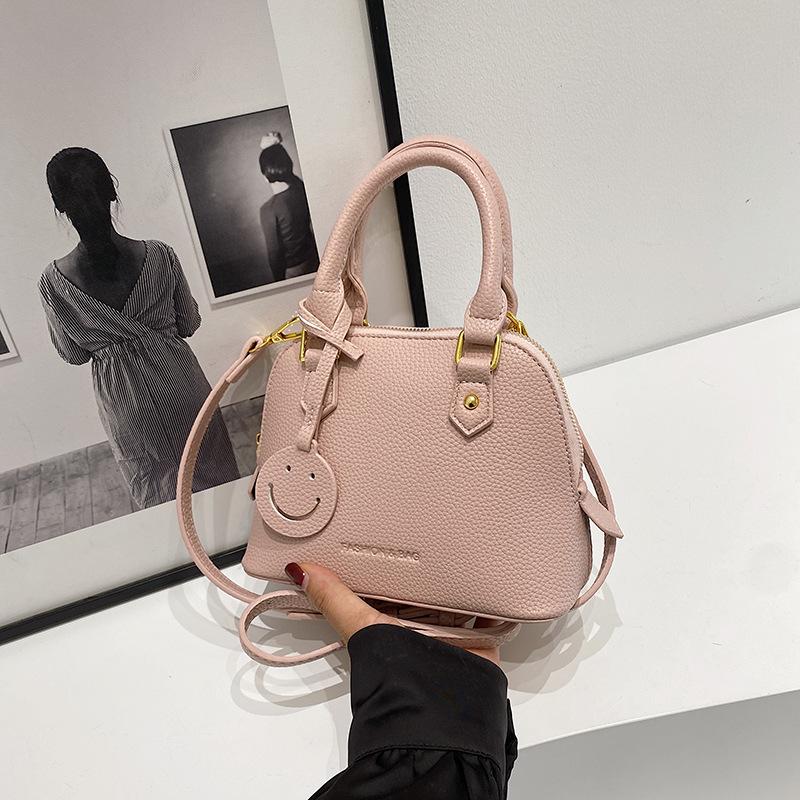 Wholesale Bag Women 2025 New Popular Foreign Style Niche Design Messenger Bag Versatile Portable Shell Bag