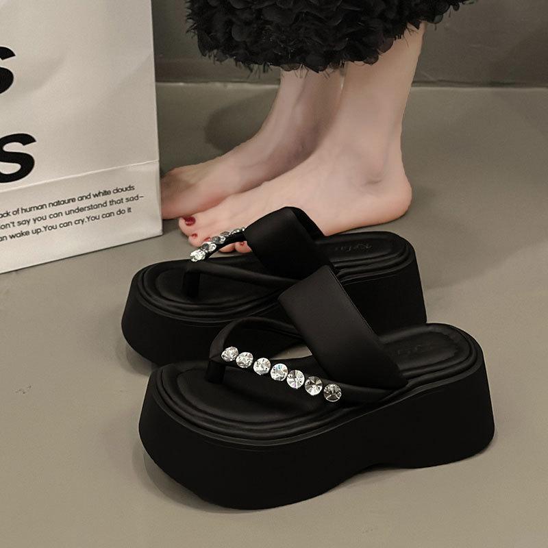 Fairy Fengshui Diamond Flip-flops Shoes Women's Summer Wear 2025 New Silver Height-increasing Thick-soled Beach Cool Slippers