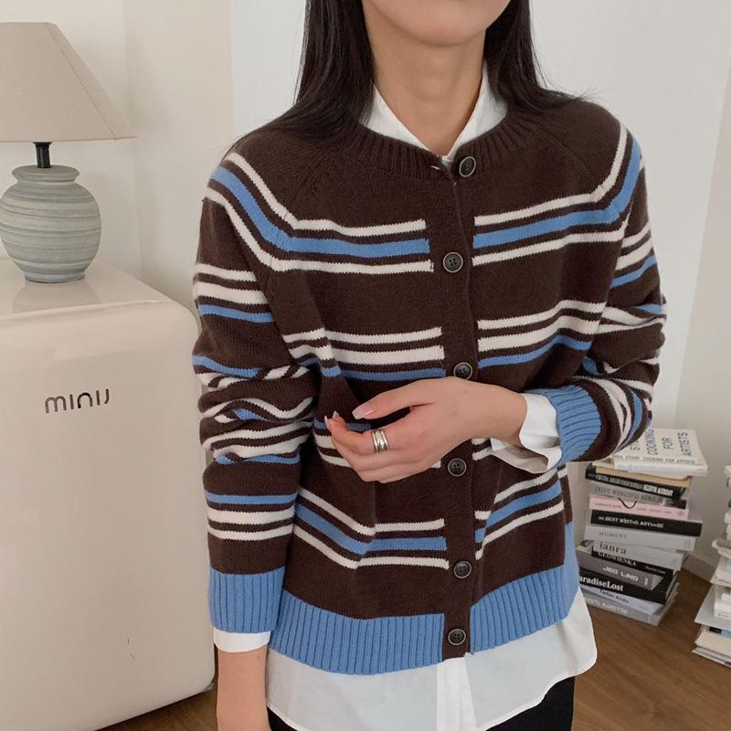 

Du Xiaozhai Autumn/Winter Striped Knitted Cardigan: Women s Long Sleeve Round Neck Sweater Jacket One Size