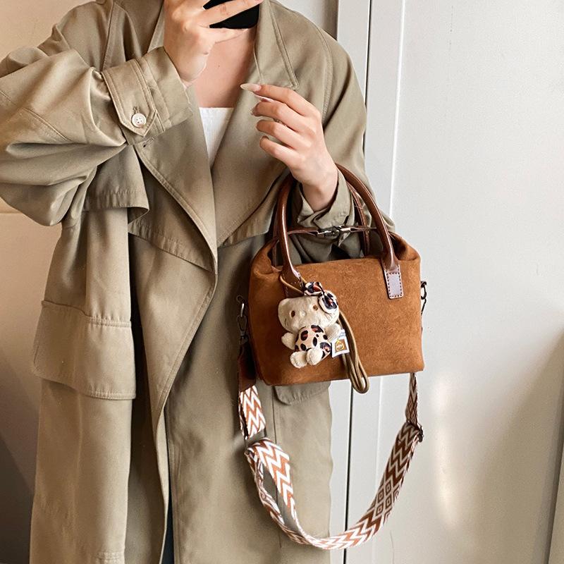 Frosted texture Boston bowling bag women's high-end niche design commuter versatile messenger bag