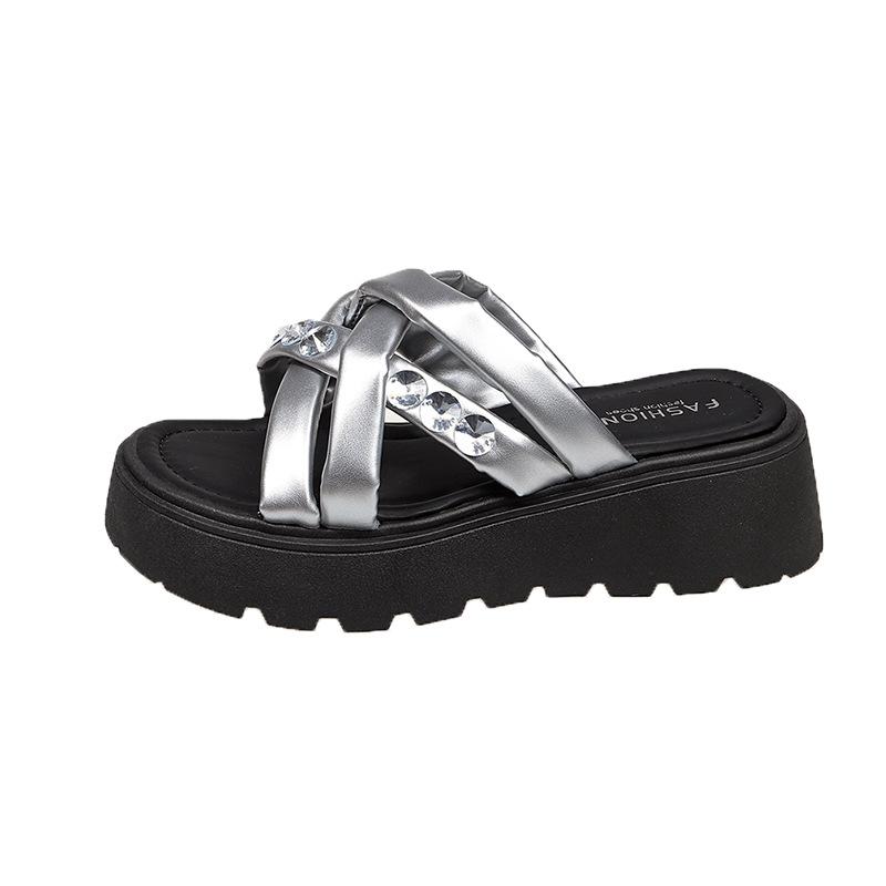 Kühlende Hausschuhe mit dickem Boden für Damen-Oberbekleidung Sommer neue Mode vielseitig hochwertiges Gefühl Strass Ein-Wort-Slipper