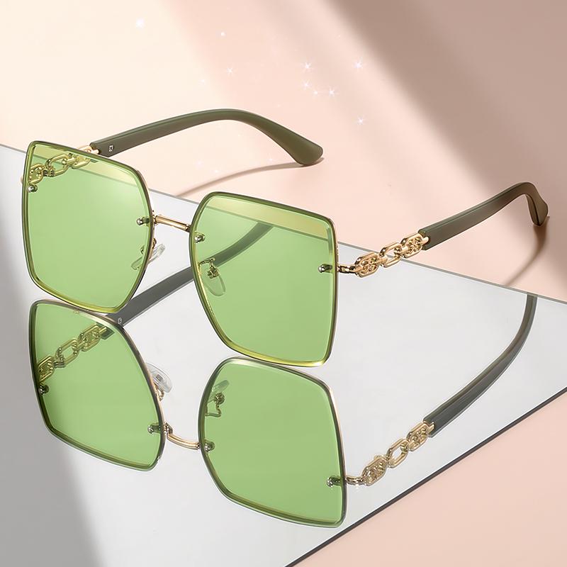 

Fashionable and trendy large-framed sunglasses, retro and simple UV protection driving sunglasses