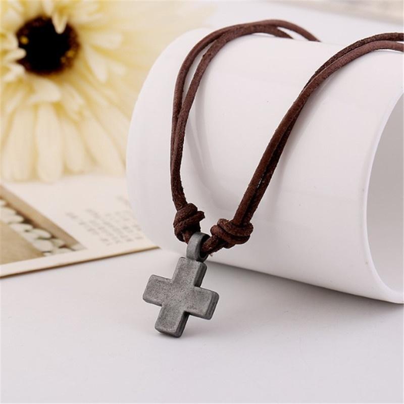 Collana con Ciondolo a Croce Retro Moda Semplice Corda in Lega Collana in Pelle Artigianale Collana Intrecciata a Croce Unisex