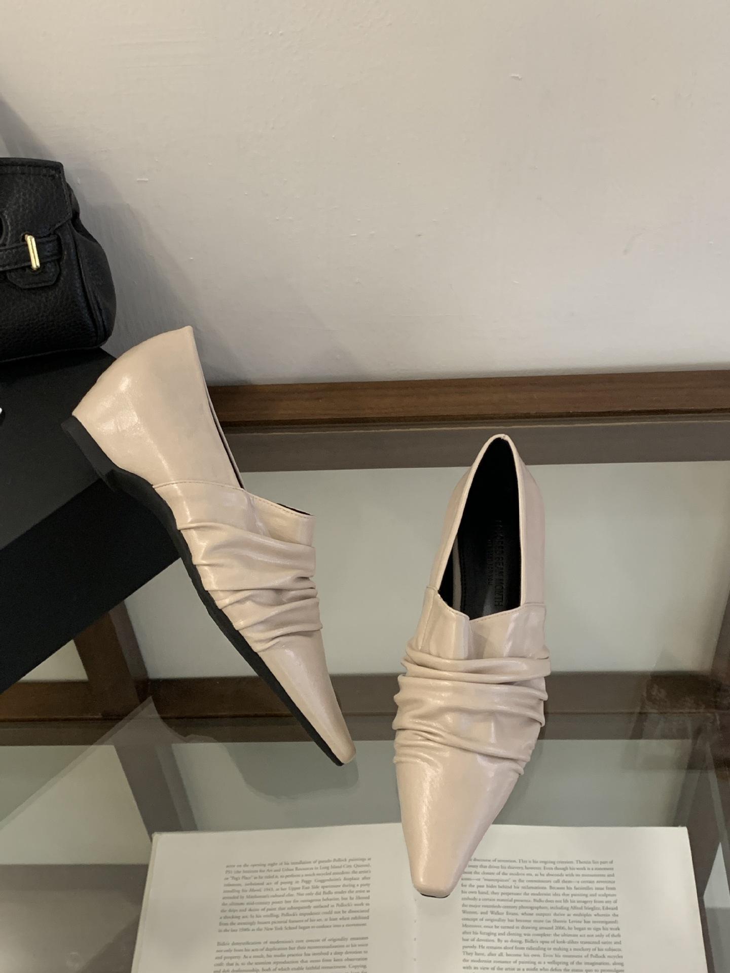 

Spring Korean Square Head Inner Height Increase Shallow Mouth Single Shoes Commuting British Style Small Leather Shoes Women 35