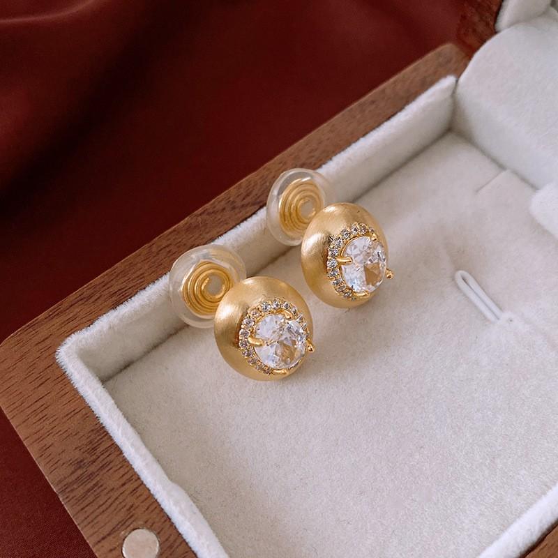 Planet Letter Silver Needle Earrings Niche Stud Earrings Light Luxury High Sense Versatile Earrings