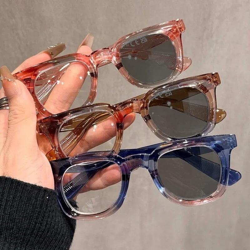 2026 New Fashionable HD Luxury Photochromic Women's Reading Glasses Retro Neutral Square Frame Anti Blue Light Glasses