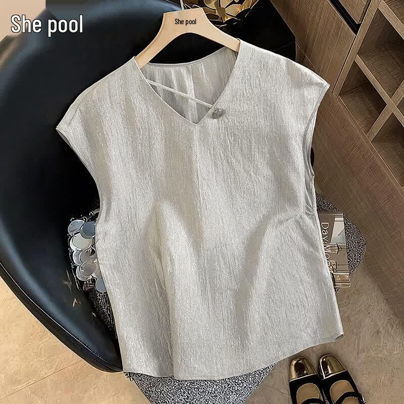 Women s Metallic Luster V-Neck Sleeveless Blouse S