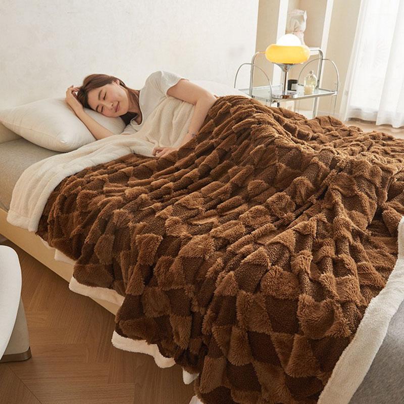 Faux Rabbit Wool Blended Plaid Blanket Sheep Camel Wool Jacquard Double-Layer Thick Blankets Single Bedspread for Four Seasons