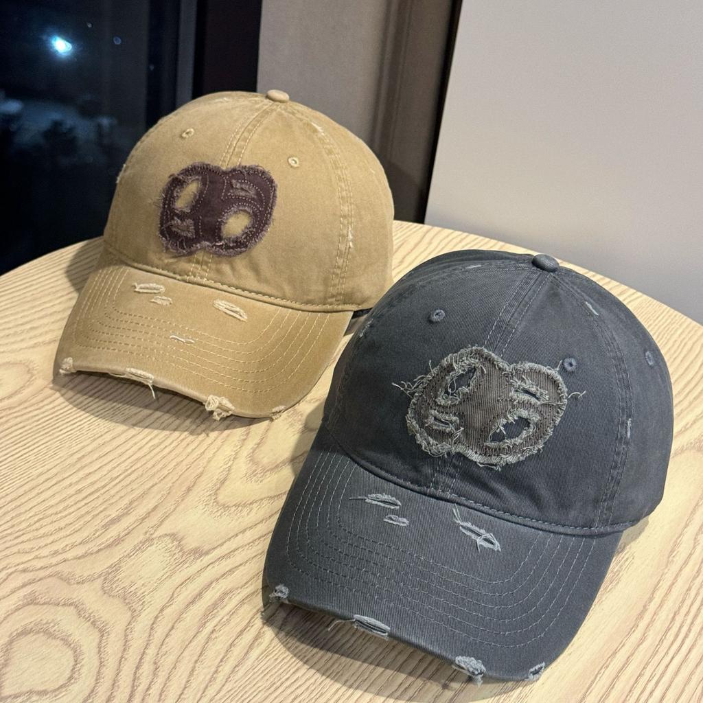 Korean-style Vintage Street Letter Patch Baseball Cap for Men and Women, Distressed and Frayed, Sweet and Cool Duckbill Hat for Couples