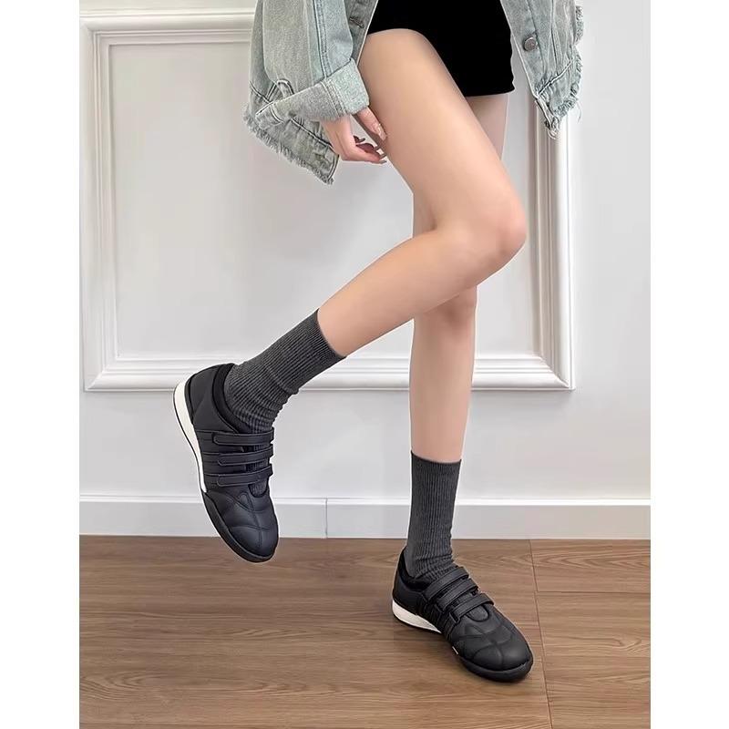 Round head hollow Velcro niche sports casual shoes women's leather Mary Jane versatile single shoes