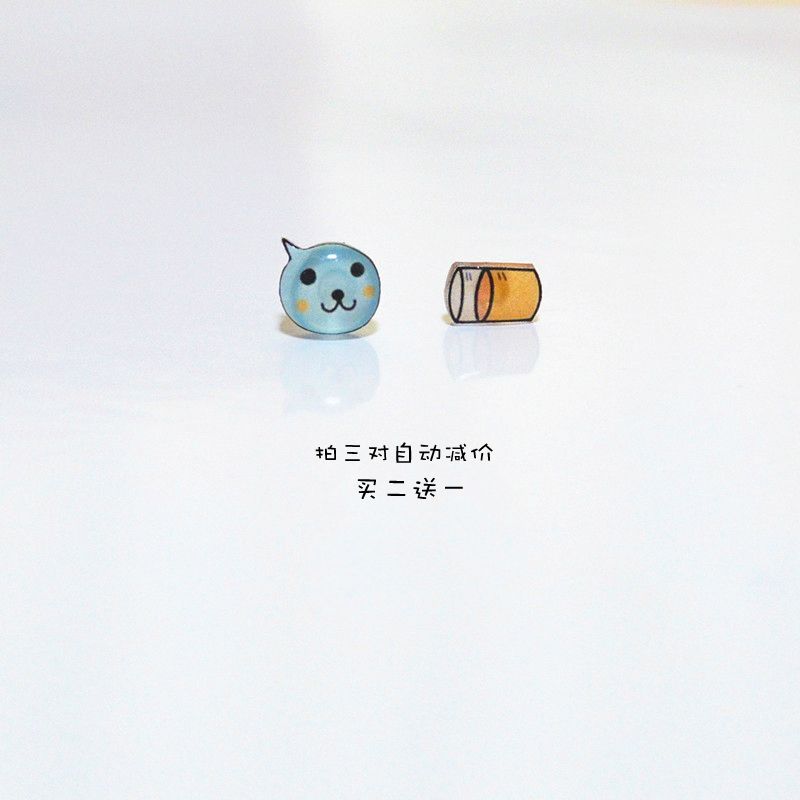 

Мультяшные QOO Элементы Антиаллергенное Стерлинговое Серебро Студенческие Серьги-Пуссеты Клипса для Ушей без Прокола Магнит Милые Асимметричные Женские A pair of plastic ear pins (anti-allergy)