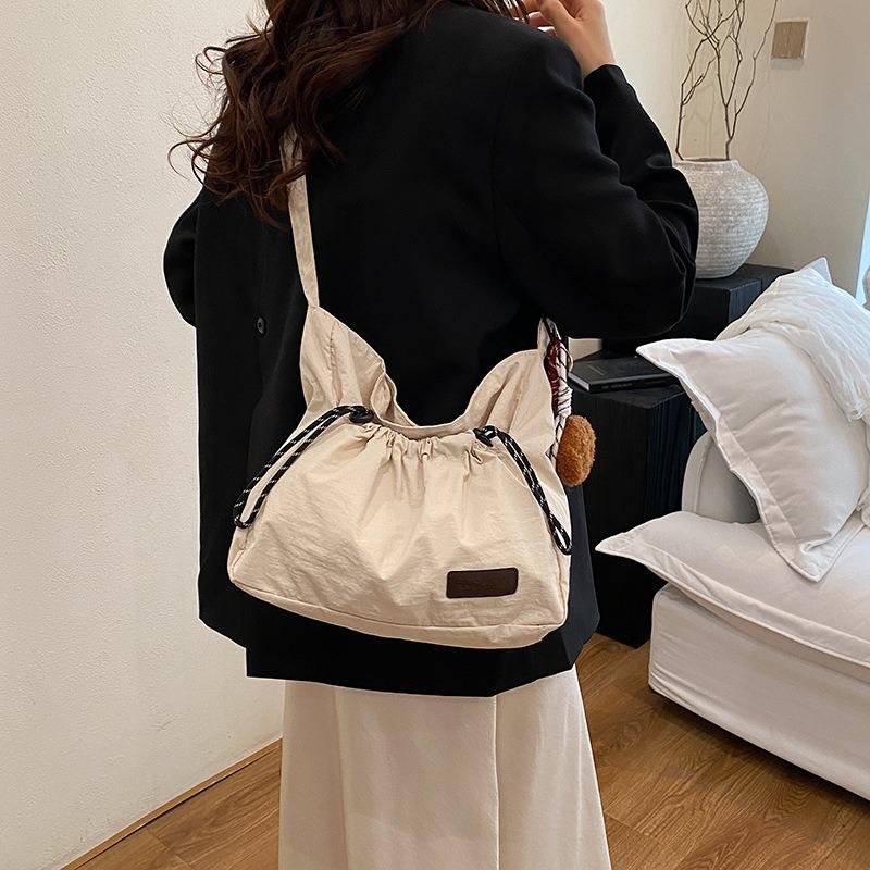 New drawstring messenger bag casual women's bag student shoulder bag sports light large capacity nylon bag