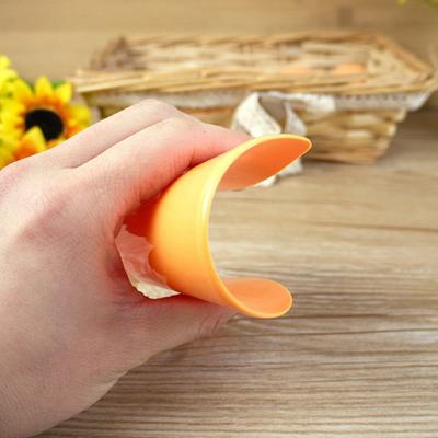 Durable Easily Cleaned Multifunctional Time-saving Dessert Baking Spatula Dough Cutter for Kitchen Bread Scrape