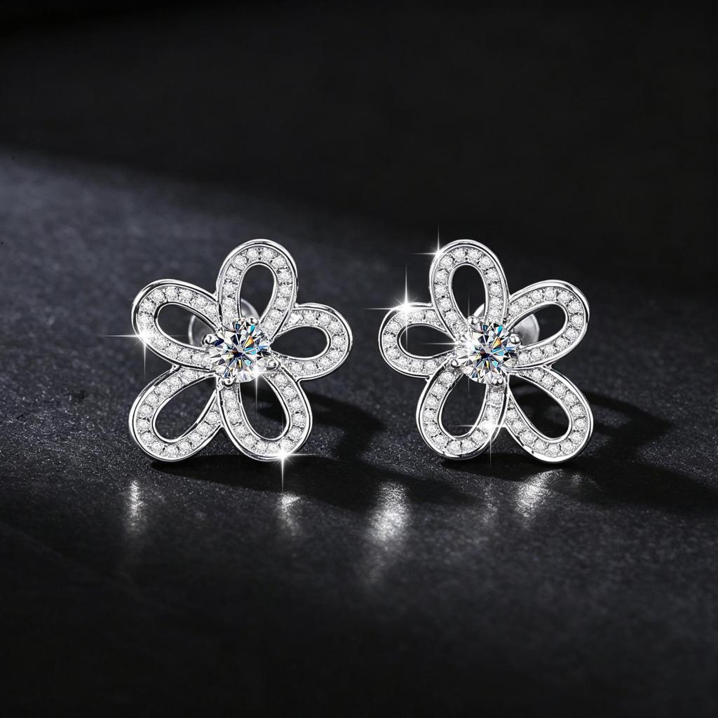 Elegant Moissanite Four-Leaf Clover Earrings: S925 Sterling Silver, Snowflake Design, High-End Luxury Jewelry