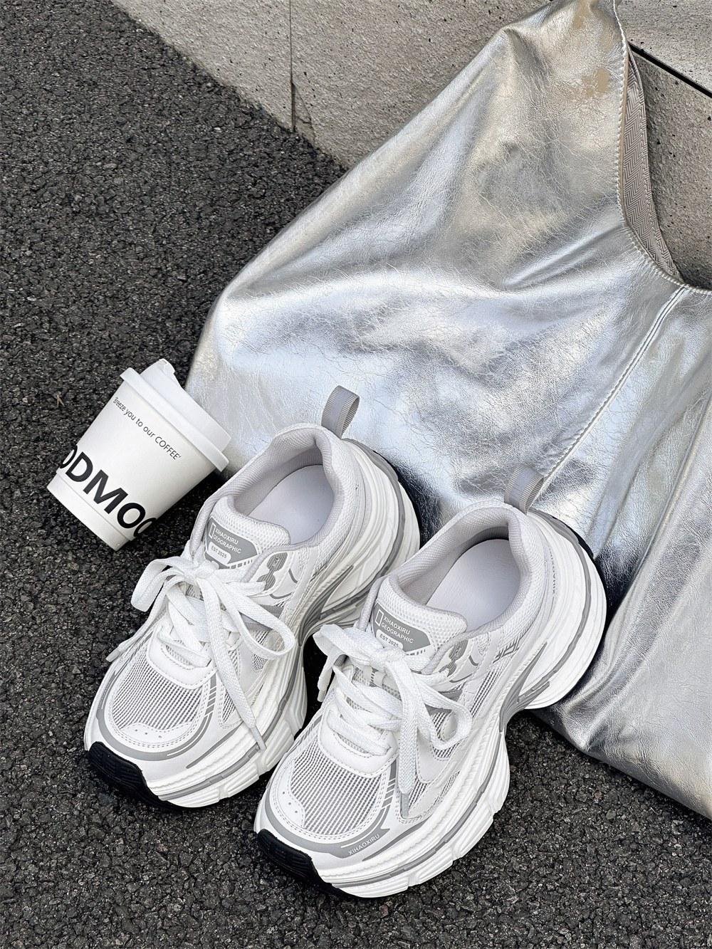 

Thick-soled Paris Daddy shoes women s 2025 summer new leather mesh small man height increase breathable mesh casual sports shoes 35