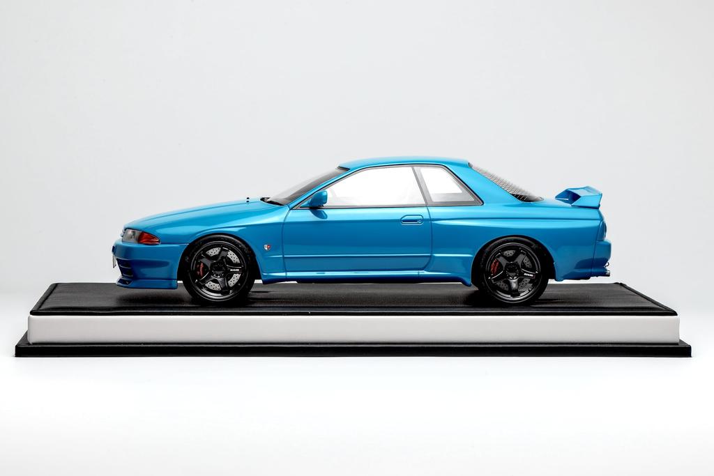 FREESTYLE MOTORHELIX Scale Nissan Skyline Customized Version Cyan Blue Finished Model MH029CB 1/18 GT-R (R32)