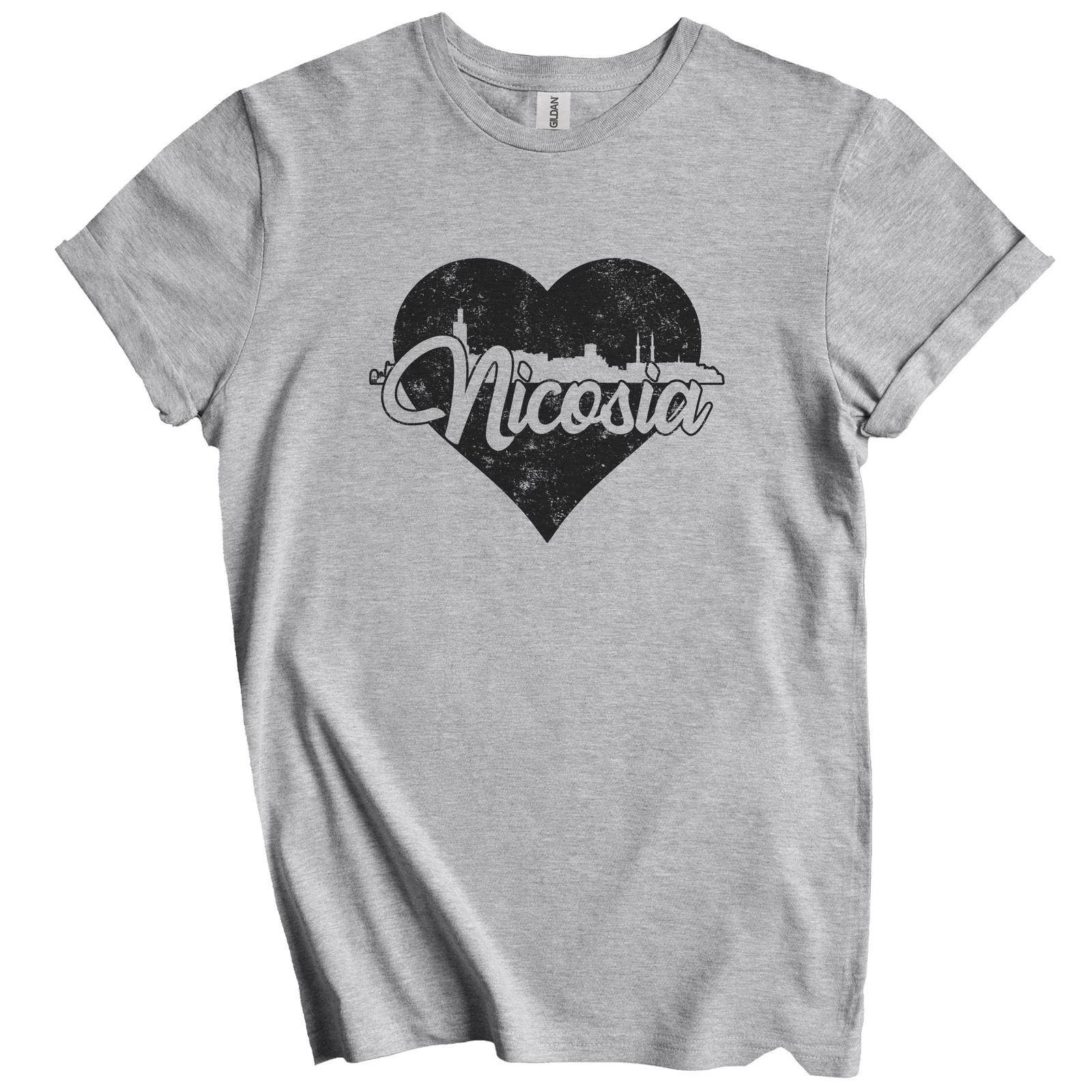 Retro Nicosia Cyprus Skyline Heart Distressed T-Shirt L