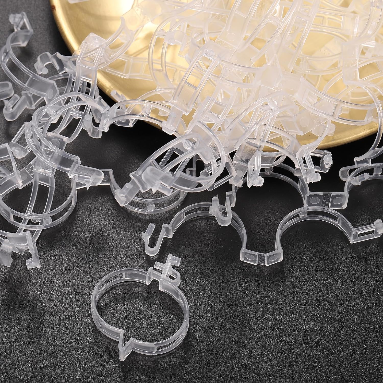 

Tomato Clips, 150 Pcs Support clips, Plastic Trellis Support Plant Clips, for Tomato Cucumber Grape