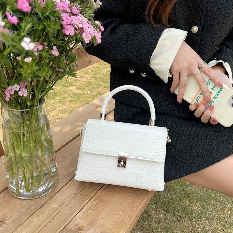 

Bag Women s 2025 New Crocodile Pattern Small Square Bag Portable Square Fashion Versatile Shoulder Commuter Simple Messenger Bag
