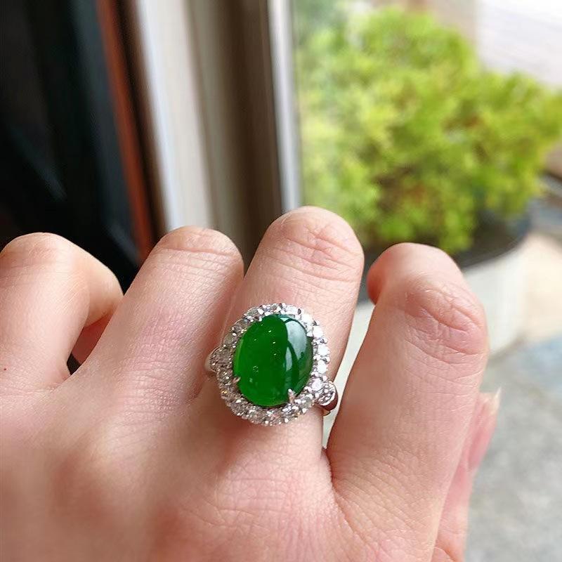 Klassiska Vintage Naturligt Gröna Hotan Jade ringar för kvinnor Moderiktiga och exklusiva klassiska Smycken förlovningsring