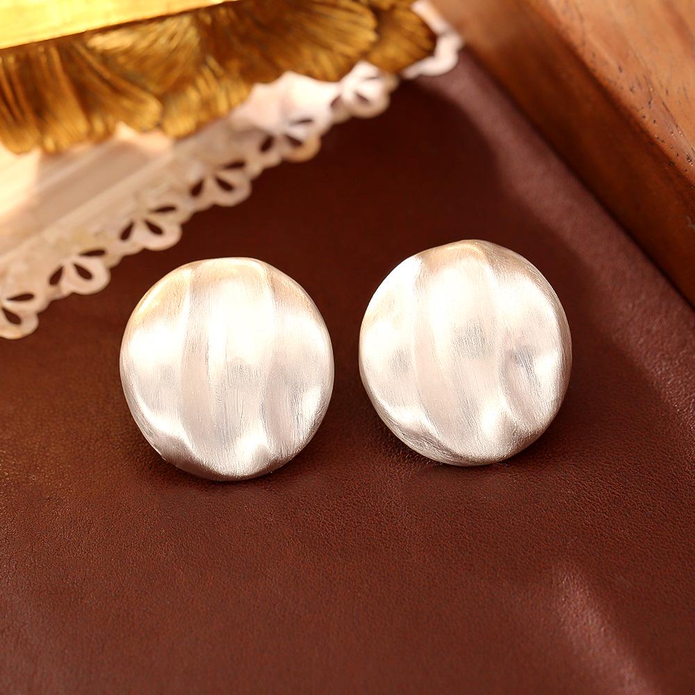 

European & American Matte Gold Brushed Stud Earrings - High-End Fashion Simple Earrings